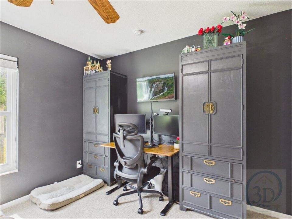 19-Bedroom 3 Office Area