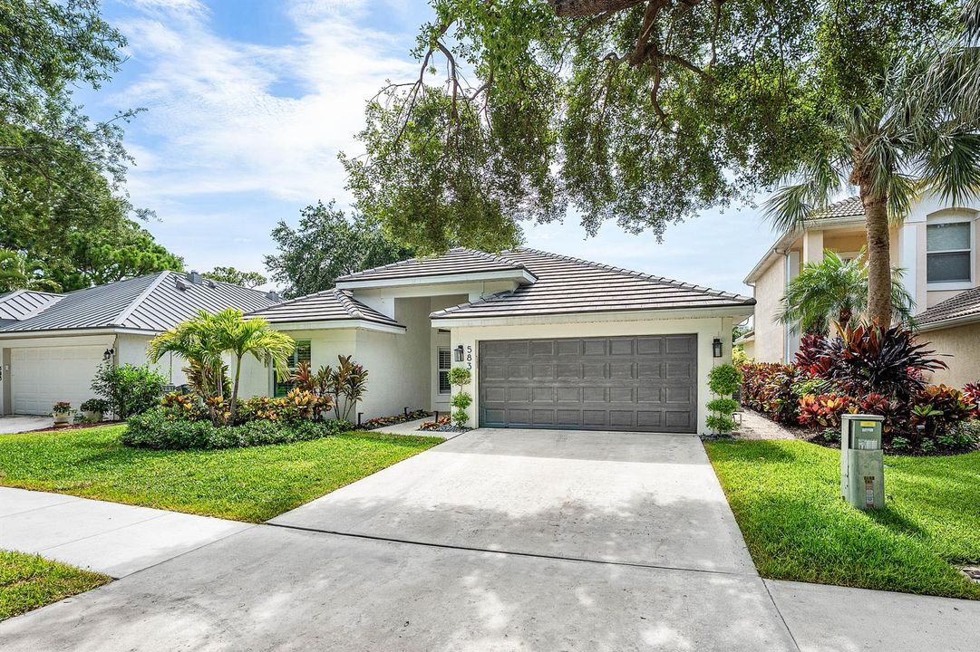 583 Canoe Point