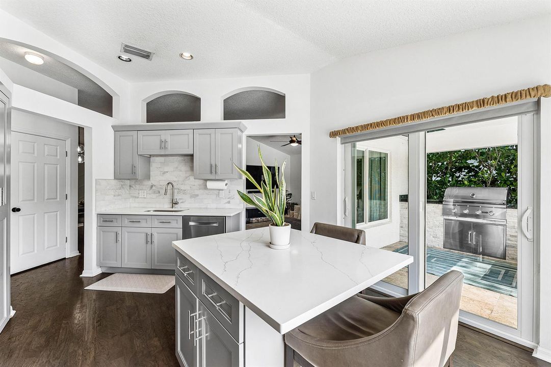 583 Canoe Point