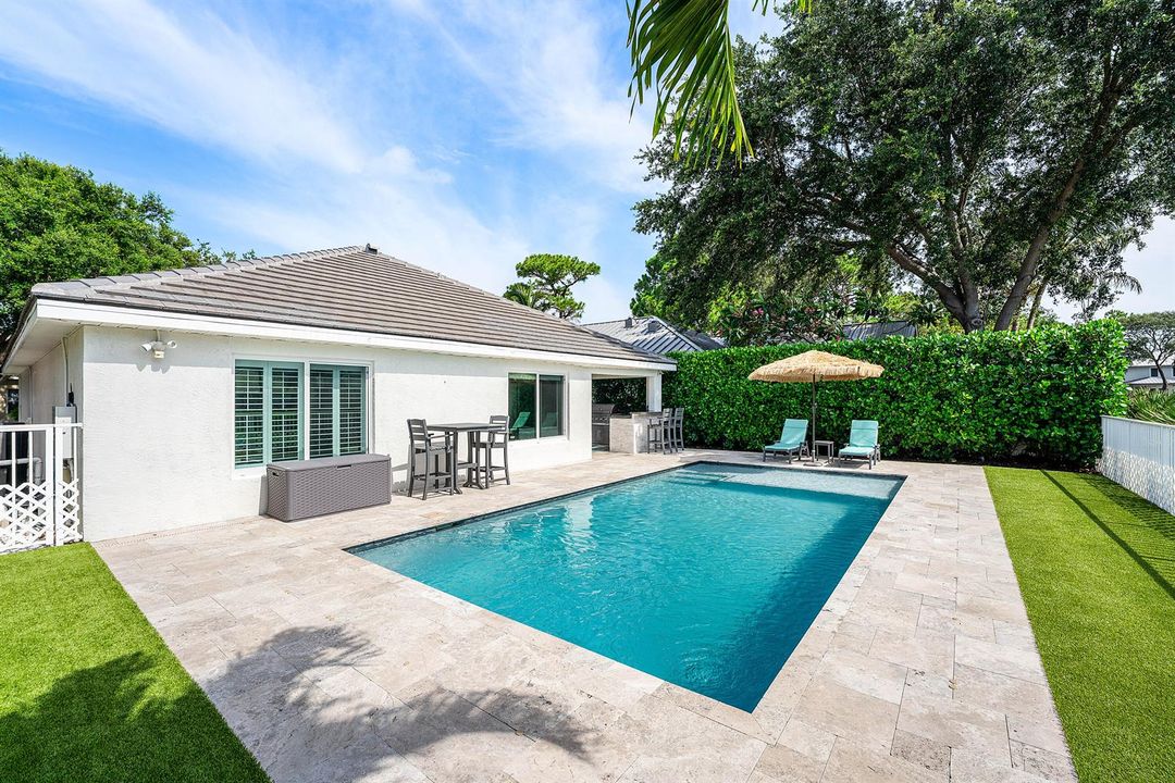 583 Canoe Point