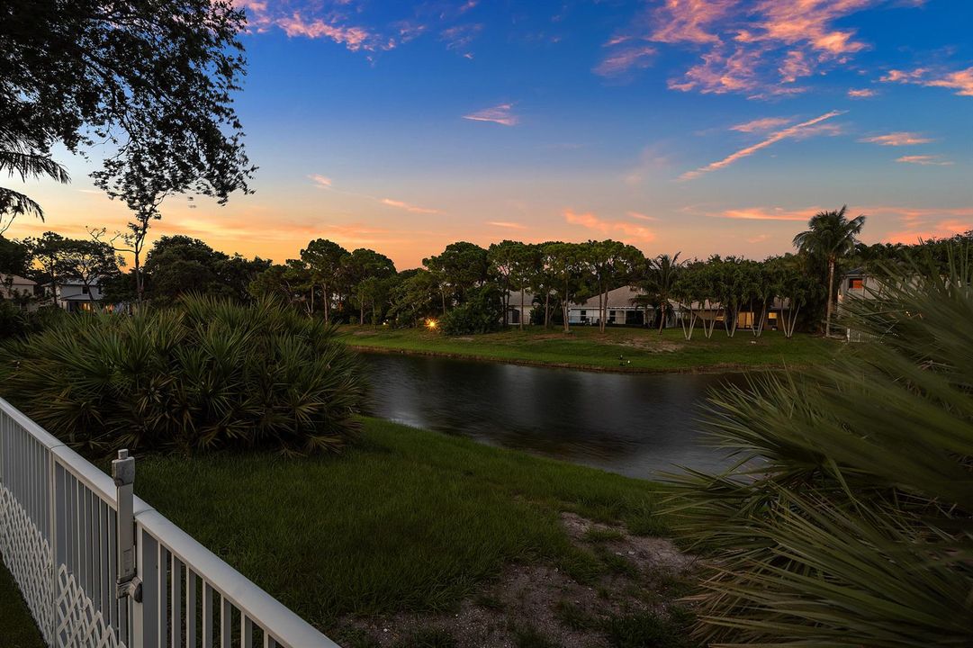 583 Canoe Point
