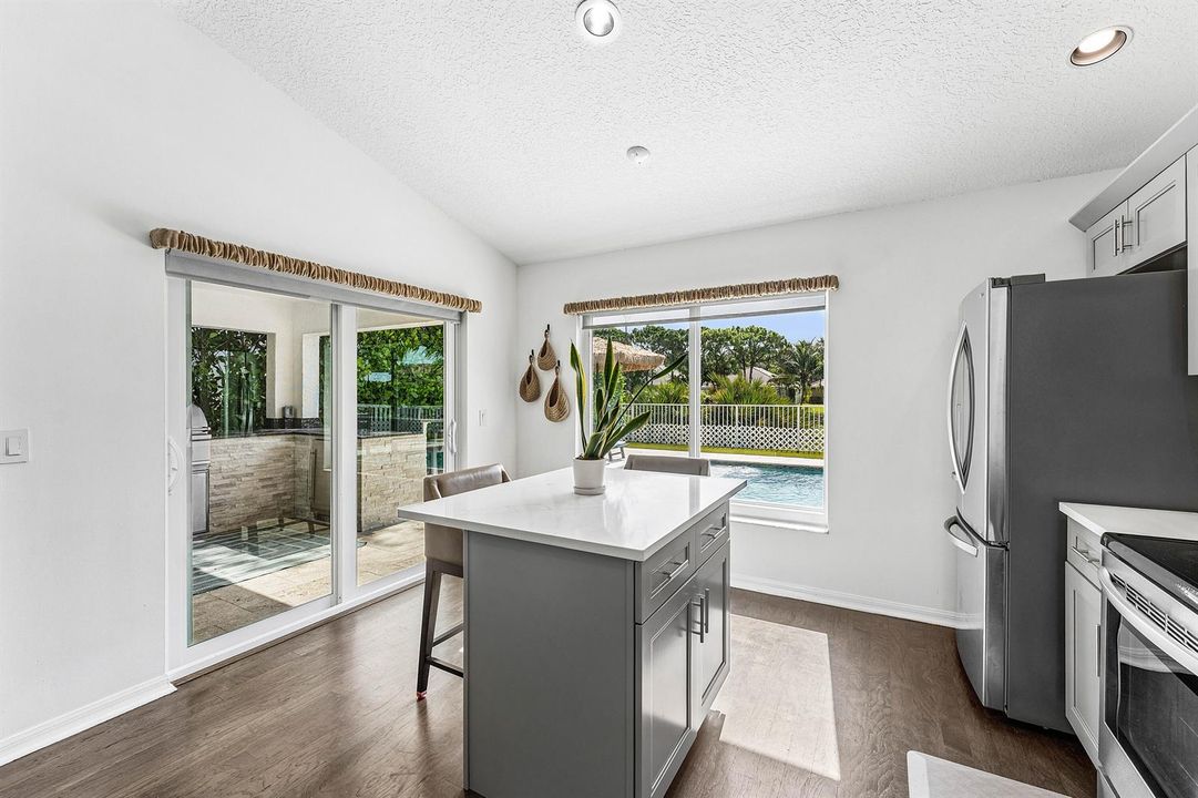 583 Canoe Point