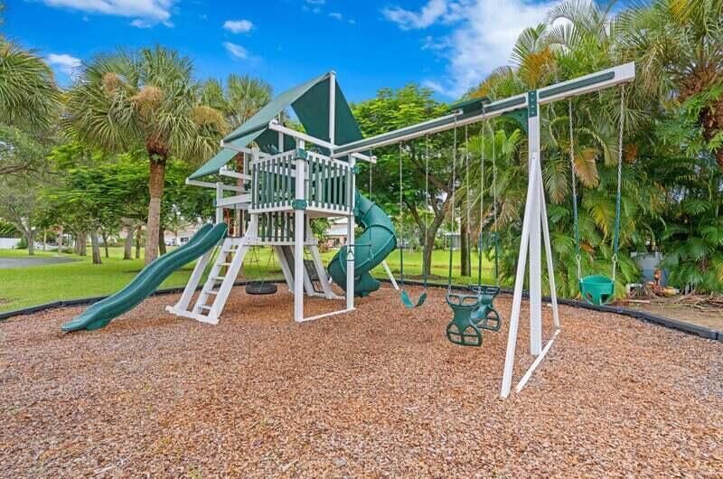 583 Canoe Point