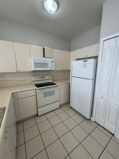 En Venta: $189,900 (3 camas, 2 baños, 1060 Pies cuadrados)
