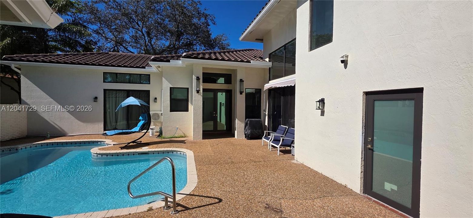 For Sale: $910,000 (4 beds, 3 baths, 2622 Square Feet)