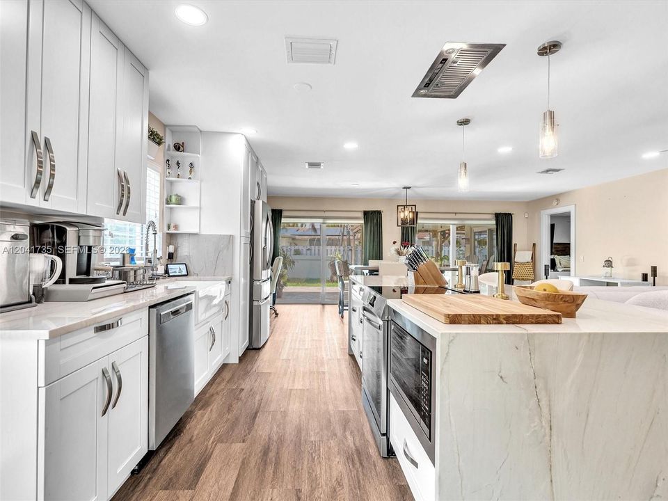 Activo con contrato: $570,000 (3 camas, 2 baños, 1558 Pies cuadrados)