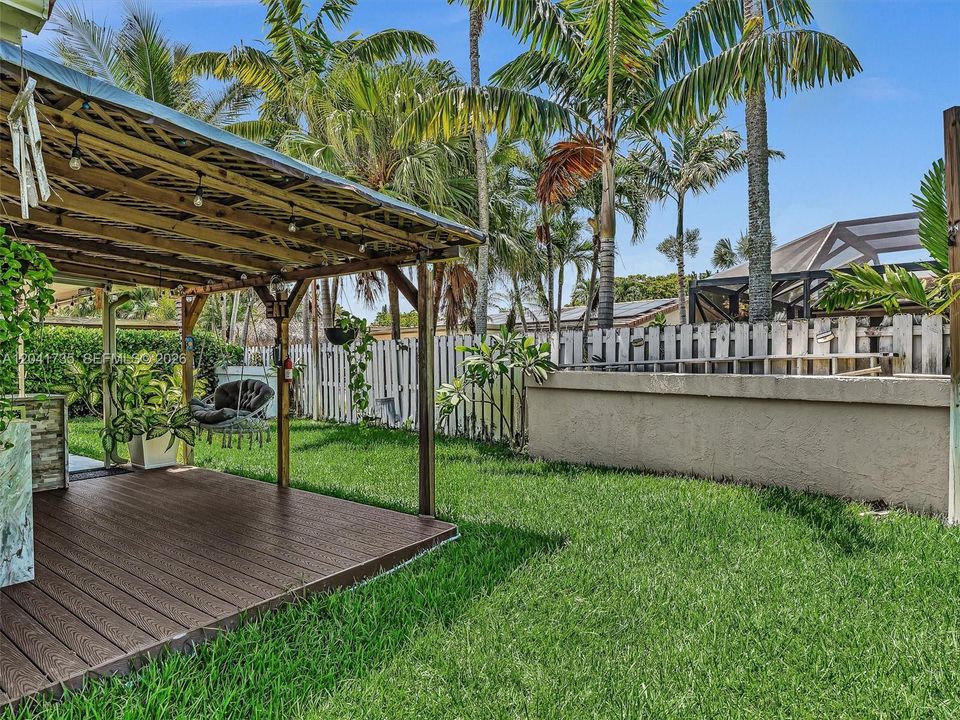 Activo con contrato: $570,000 (3 camas, 2 baños, 1558 Pies cuadrados)