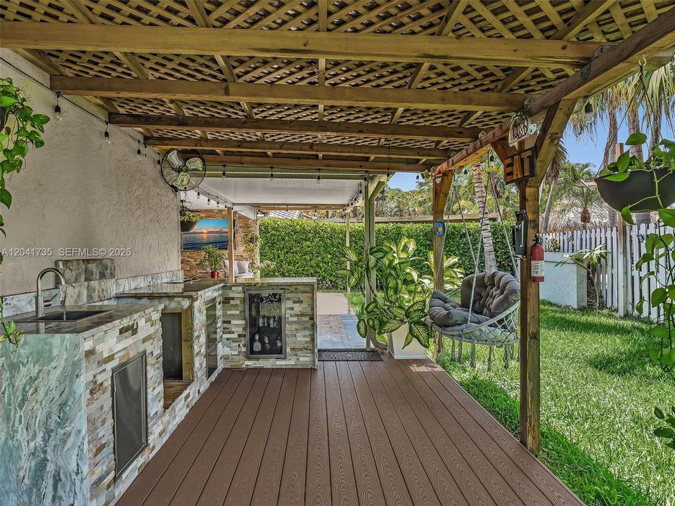 Activo con contrato: $570,000 (3 camas, 2 baños, 1558 Pies cuadrados)
