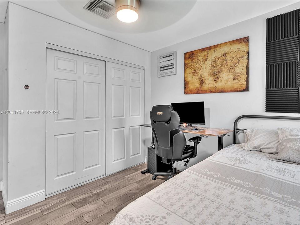 Activo con contrato: $570,000 (3 camas, 2 baños, 1558 Pies cuadrados)