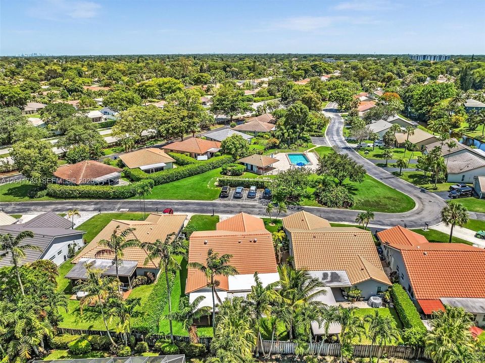 Activo con contrato: $570,000 (3 camas, 2 baños, 1558 Pies cuadrados)