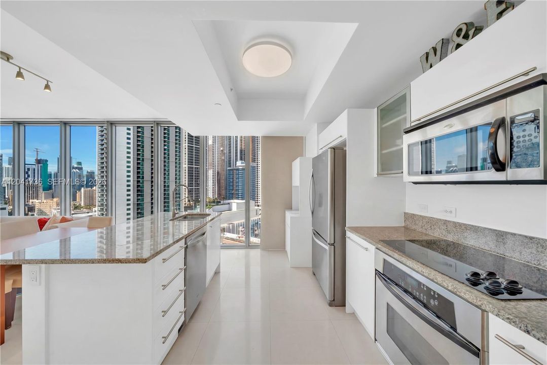 For Sale: $745,000 (2 beds, 2 baths, 1315 Square Feet)