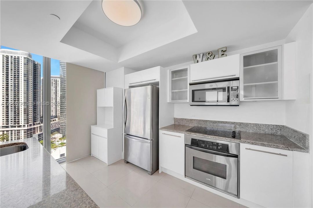 For Sale: $745,000 (2 beds, 2 baths, 1315 Square Feet)