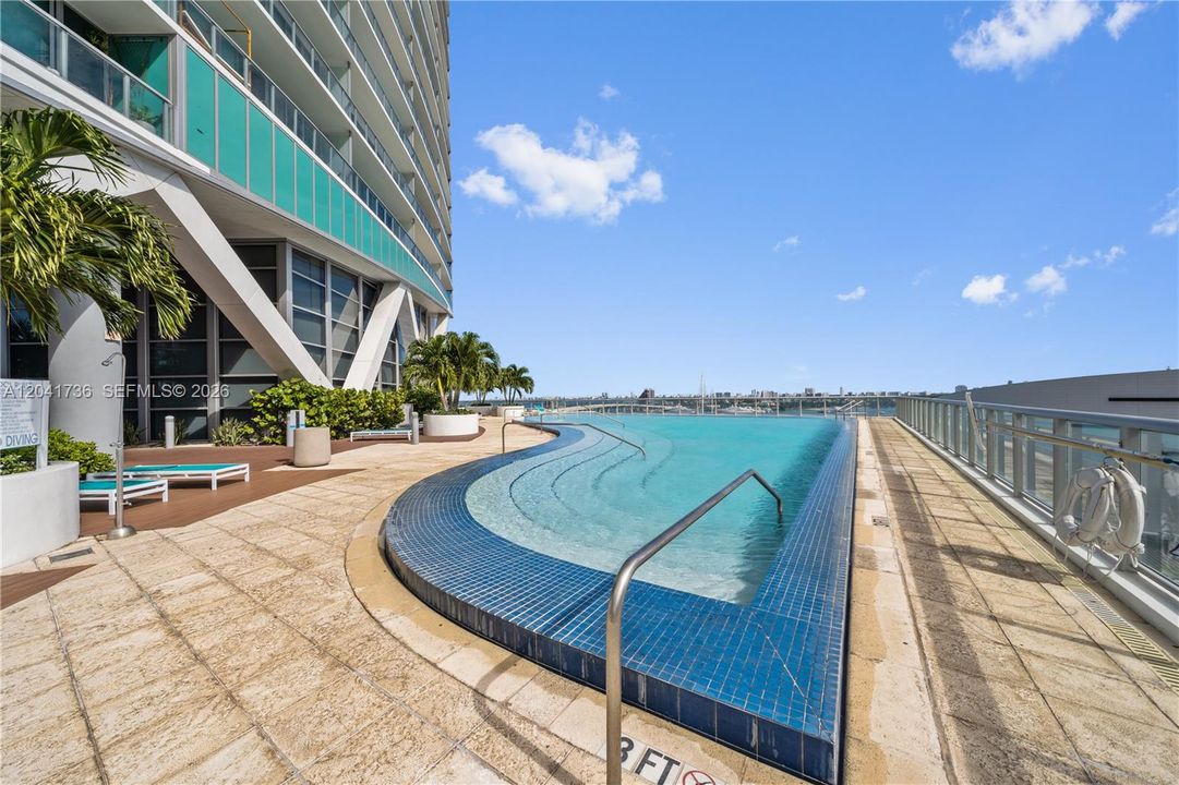 For Sale: $745,000 (2 beds, 2 baths, 1315 Square Feet)