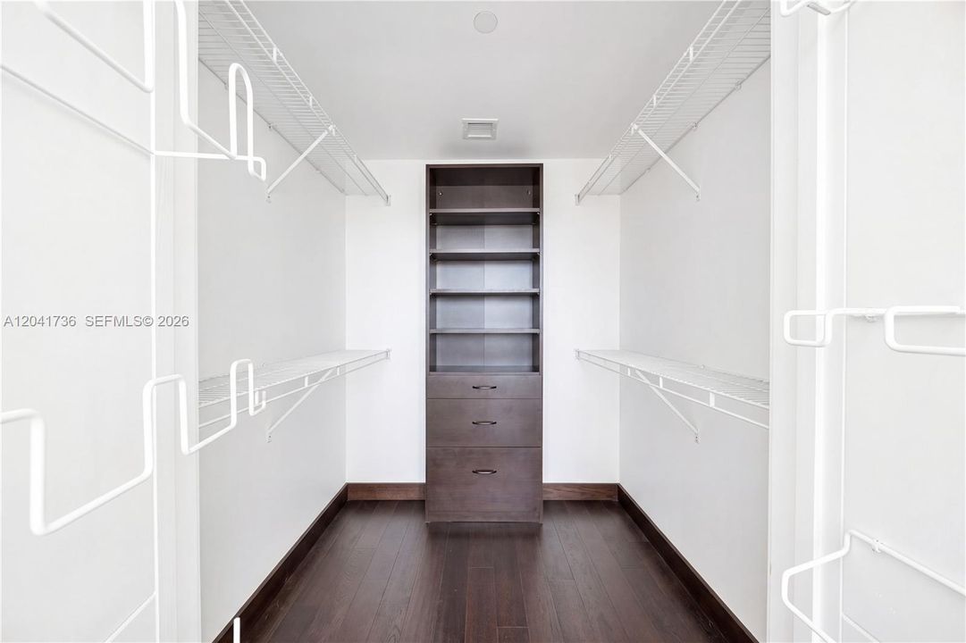 For Sale: $745,000 (2 beds, 2 baths, 1315 Square Feet)