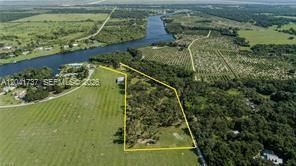 En Venta: $1,500,000 (8.20 acres)