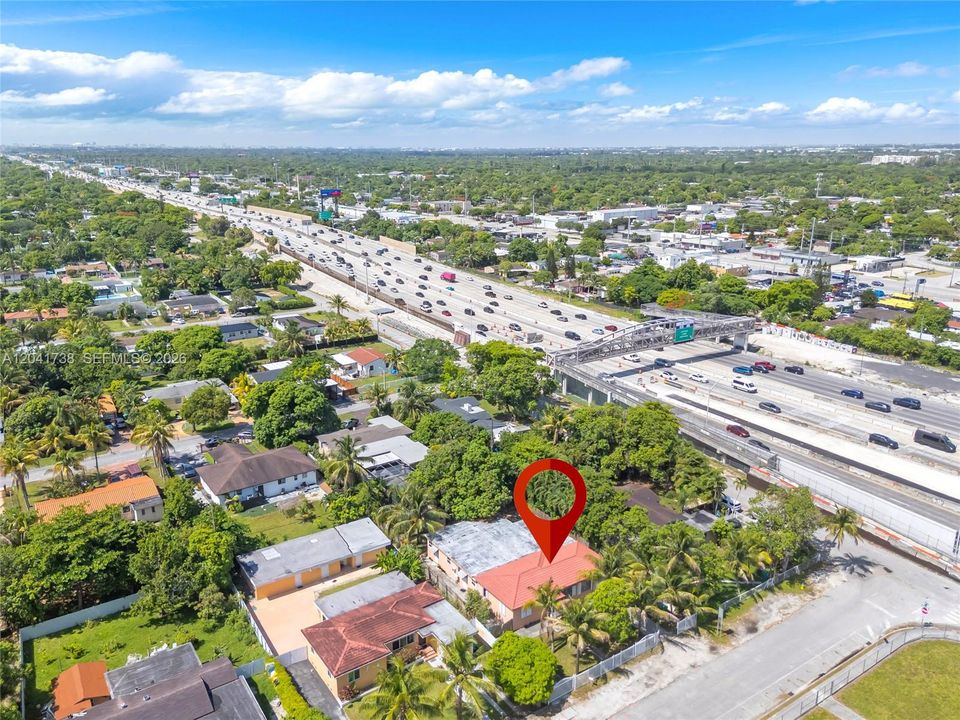 En Venta: $499,900 (4 camas, 2 baños, 1238 Pies cuadrados)