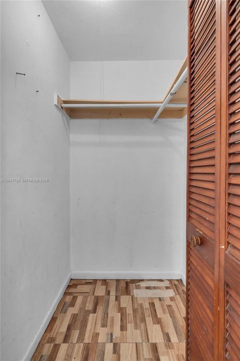 En Venta: $499,900 (4 camas, 2 baños, 1238 Pies cuadrados)