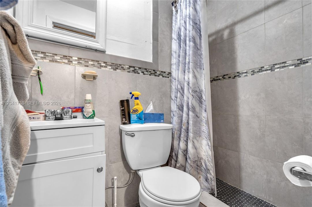 En Venta: $499,900 (4 camas, 2 baños, 1238 Pies cuadrados)