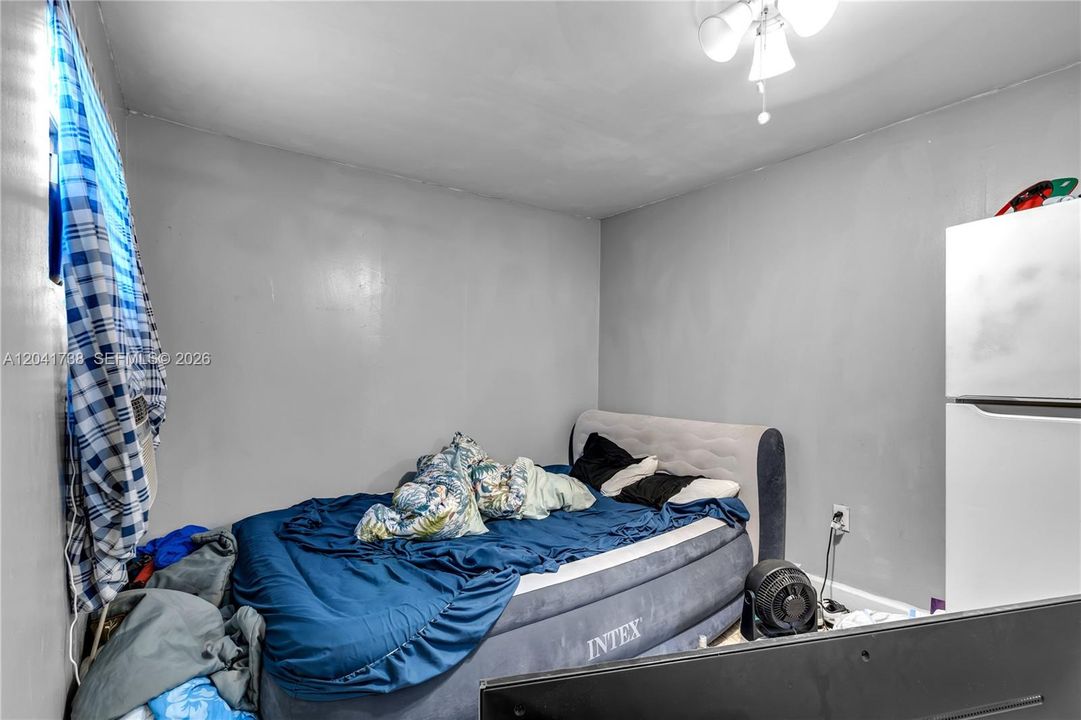 En Venta: $499,900 (4 camas, 2 baños, 1238 Pies cuadrados)