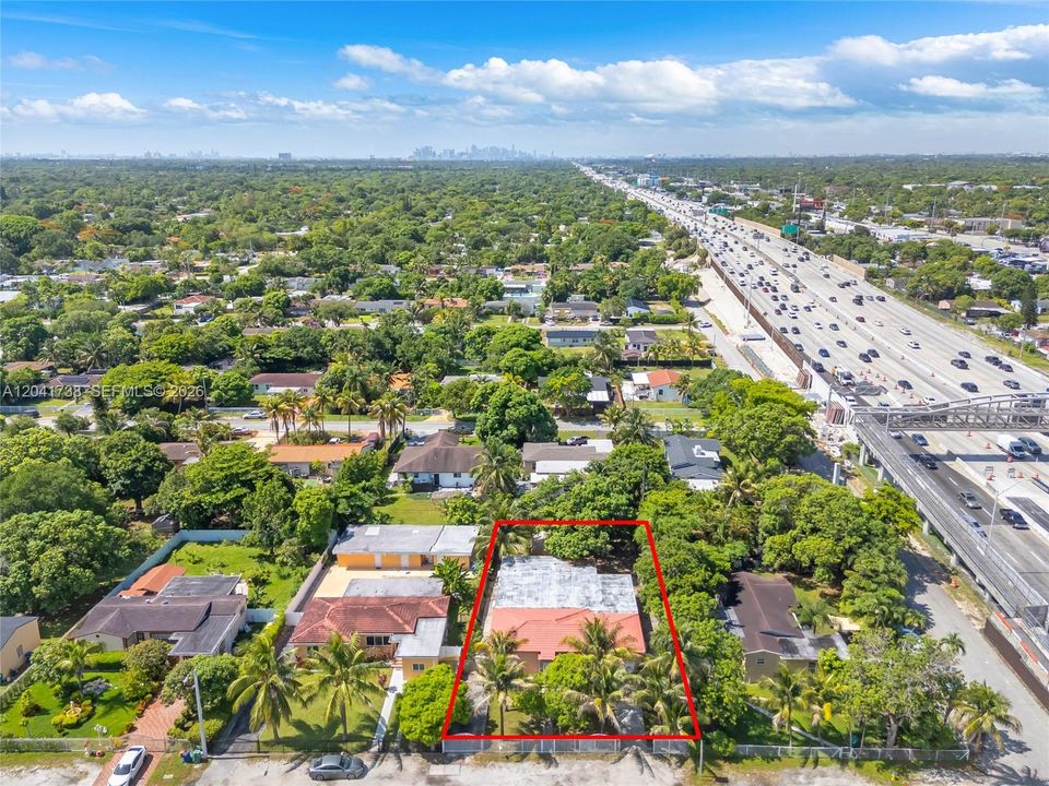 En Venta: $499,900 (4 camas, 2 baños, 1238 Pies cuadrados)