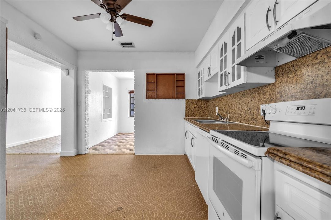 En Venta: $499,900 (4 camas, 2 baños, 1238 Pies cuadrados)
