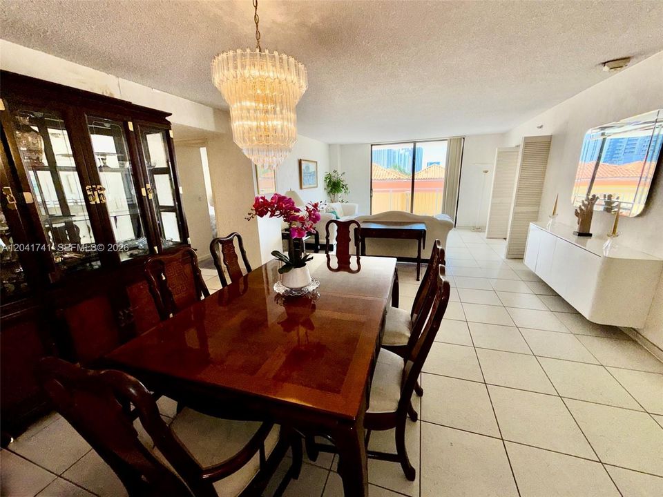 For Sale: $449,000 (3 beds, 2 baths, 1628 Square Feet)