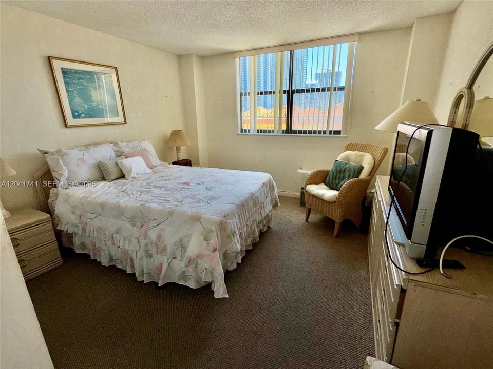 For Sale: $449,000 (3 beds, 2 baths, 1628 Square Feet)