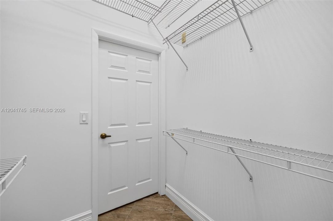 На продажу: $625,000 (3 спален, 2 ванн, 1898 Квадратных фут)