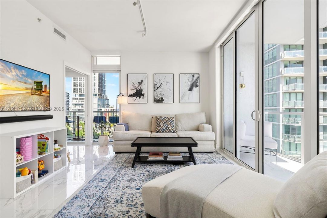 For Sale: $719,000 (2 beds, 2 baths, 1187 Square Feet)