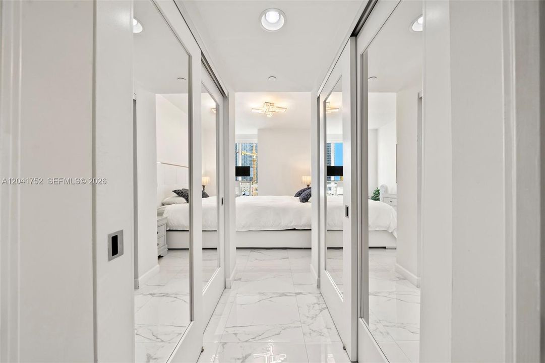 For Sale: $719,000 (2 beds, 2 baths, 1187 Square Feet)