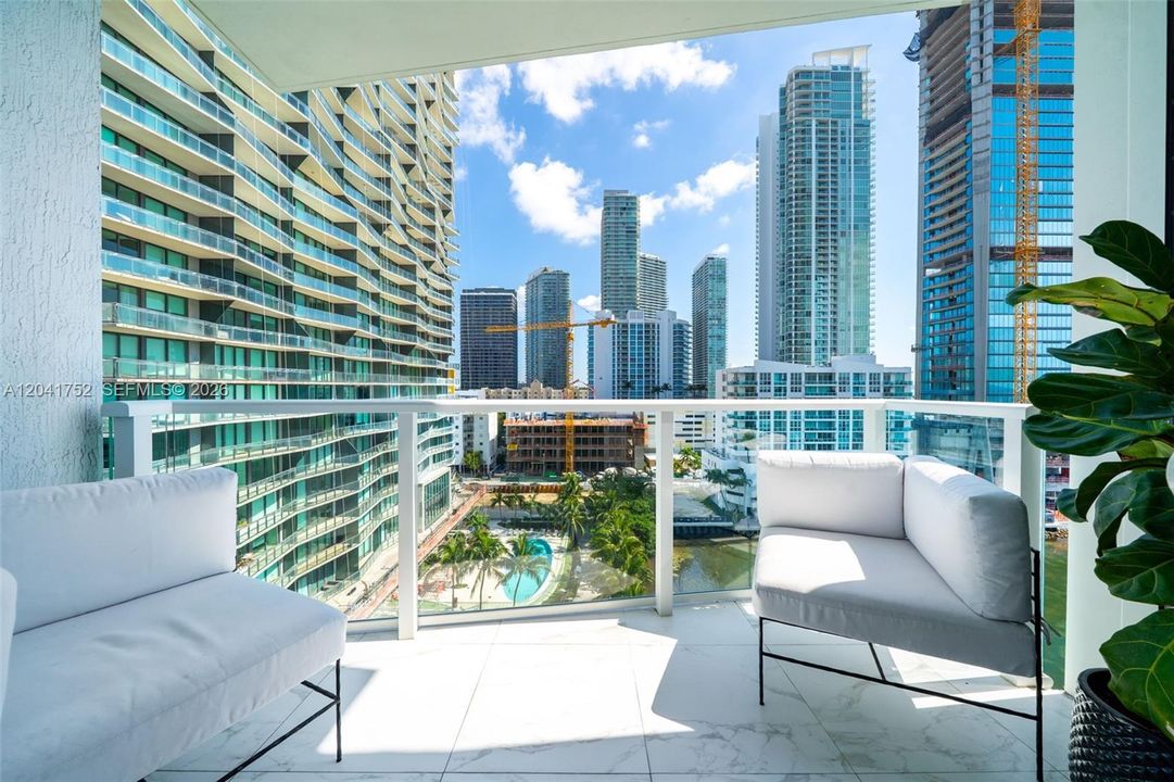 For Sale: $719,000 (2 beds, 2 baths, 1187 Square Feet)