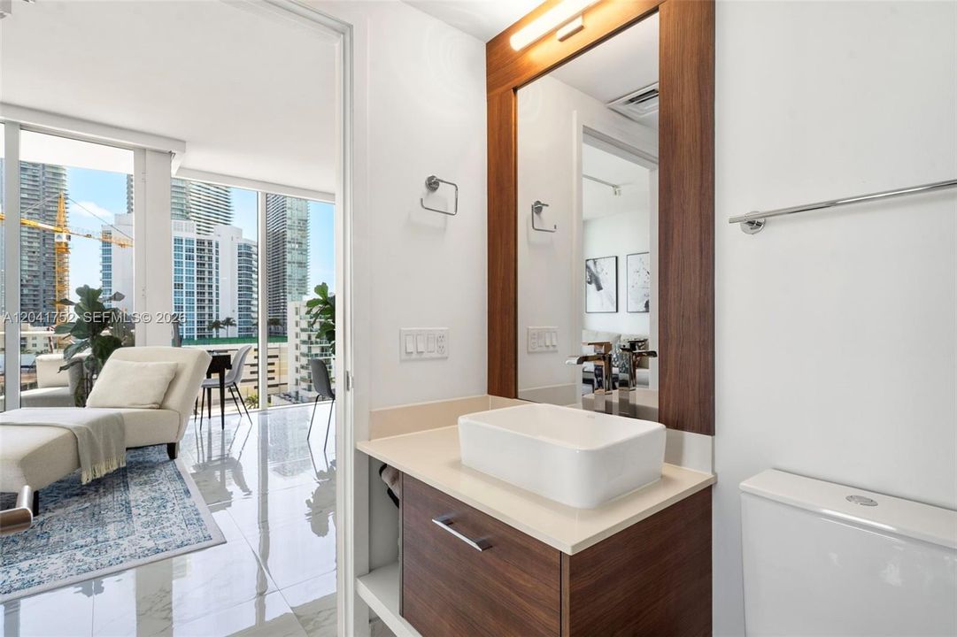 For Sale: $719,000 (2 beds, 2 baths, 1187 Square Feet)