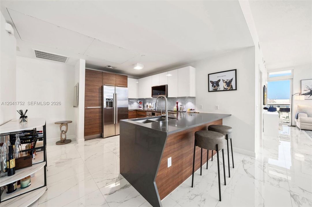 For Sale: $719,000 (2 beds, 2 baths, 1187 Square Feet)