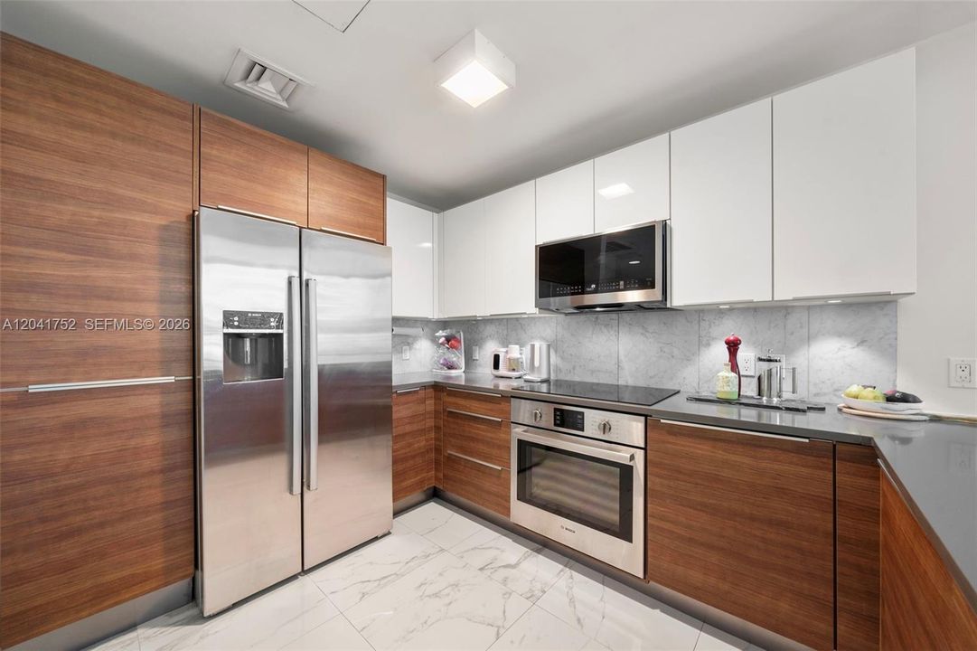 For Sale: $719,000 (2 beds, 2 baths, 1187 Square Feet)