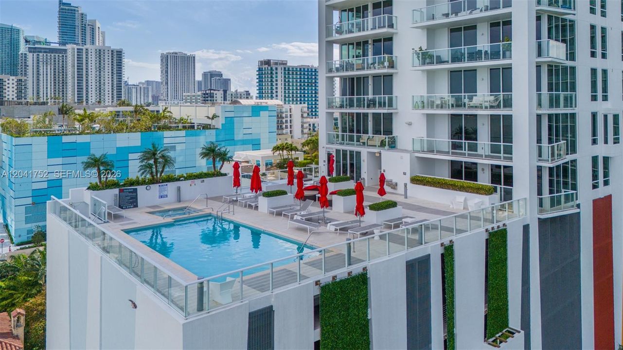 For Sale: $719,000 (2 beds, 2 baths, 1187 Square Feet)