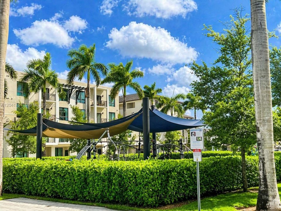 En Venta: $549,000 (3 camas, 2 baños, 1129 Pies cuadrados)
