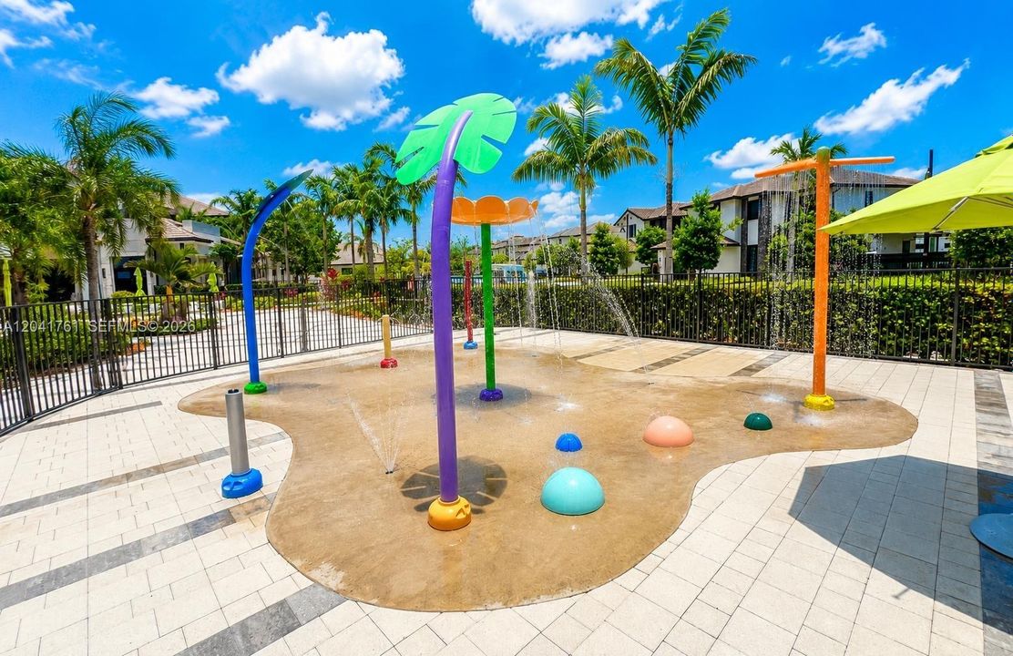 En Venta: $549,000 (3 camas, 2 baños, 1129 Pies cuadrados)