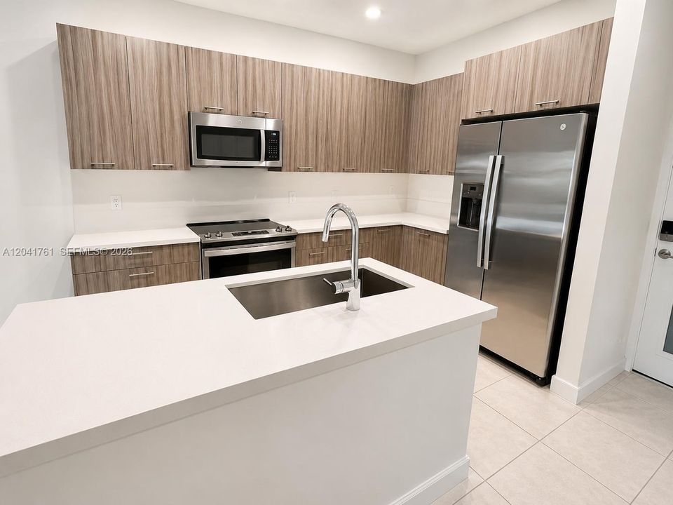 En Venta: $549,000 (3 camas, 2 baños, 1129 Pies cuadrados)