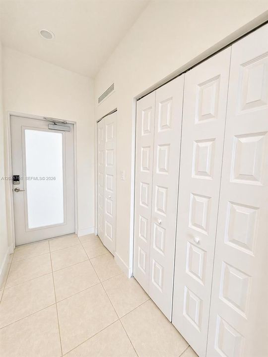 En Venta: $549,000 (3 camas, 2 baños, 1129 Pies cuadrados)