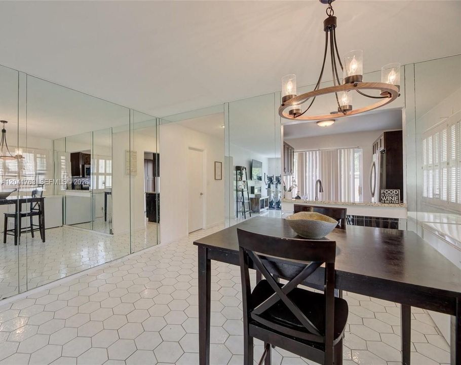 For Rent: $2,250 (2 beds, 2 baths, 1100 Square Feet)