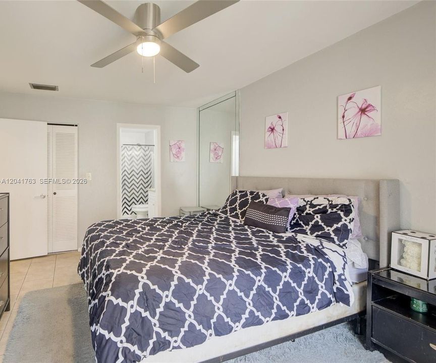 For Rent: $2,250 (2 beds, 2 baths, 1100 Square Feet)