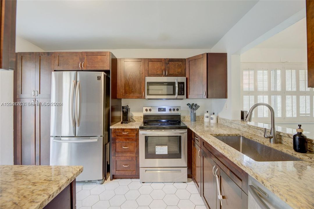 For Rent: $2,250 (2 beds, 2 baths, 1100 Square Feet)