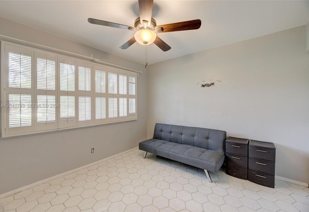 For Rent: $2,250 (2 beds, 2 baths, 1100 Square Feet)