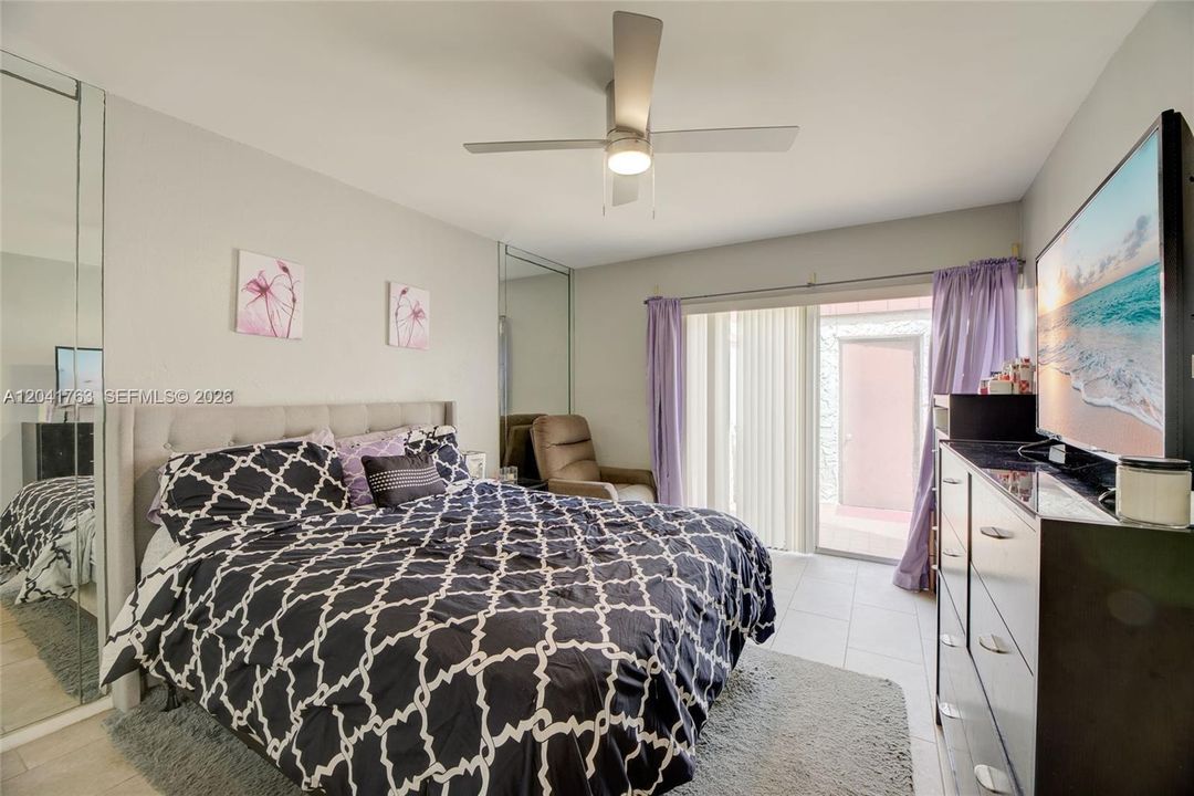 For Rent: $2,250 (2 beds, 2 baths, 1100 Square Feet)