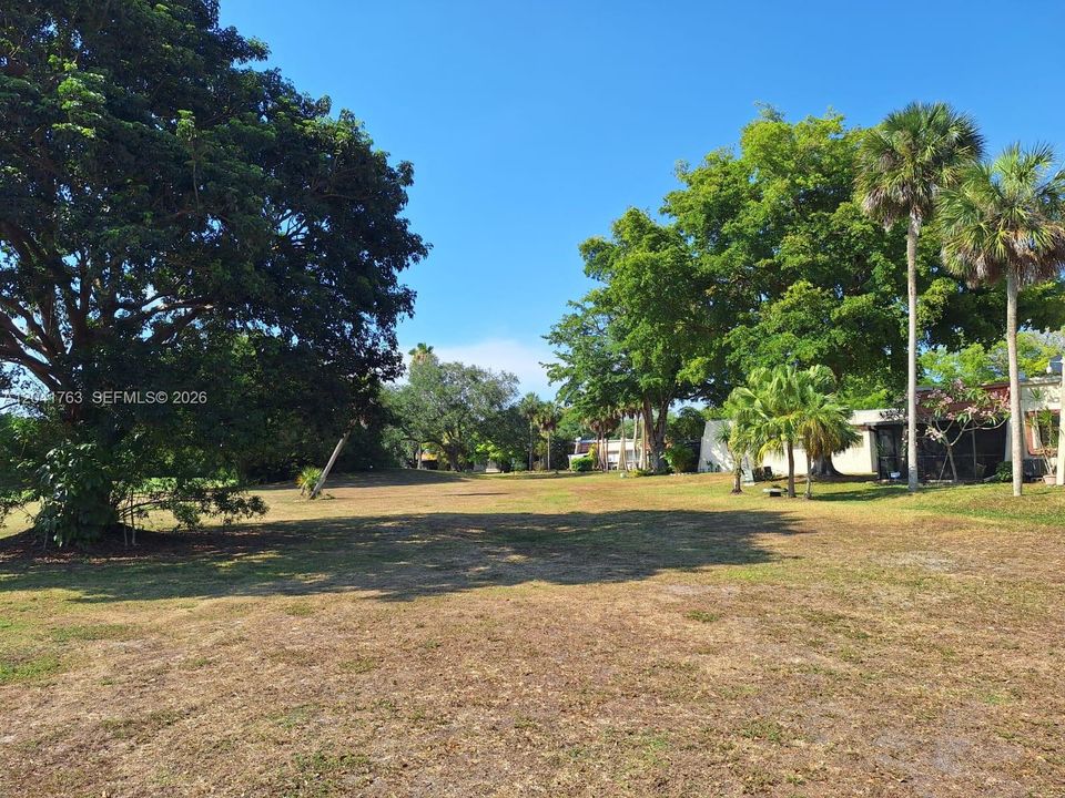For Rent: $2,250 (2 beds, 2 baths, 1100 Square Feet)
