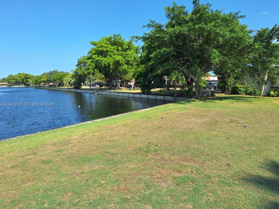 For Rent: $2,250 (2 beds, 2 baths, 1100 Square Feet)