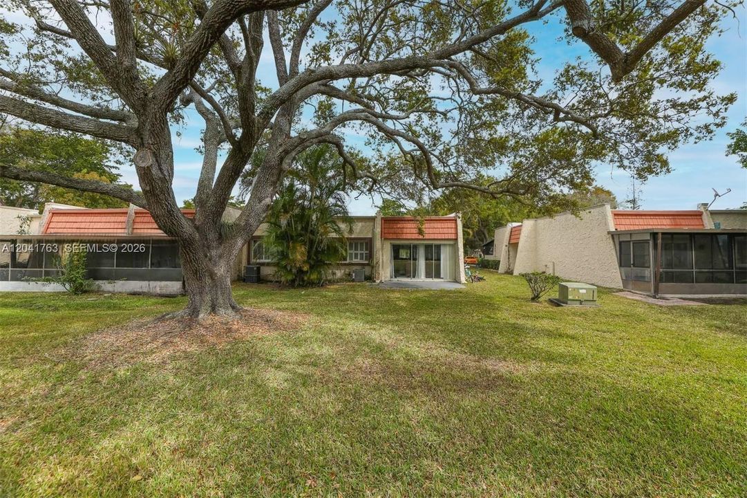 For Rent: $2,250 (2 beds, 2 baths, 1100 Square Feet)