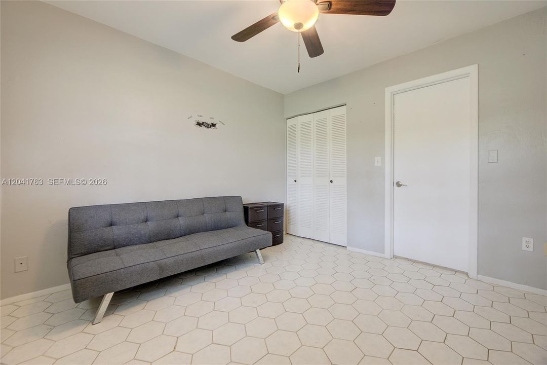 For Rent: $2,250 (2 beds, 2 baths, 1100 Square Feet)