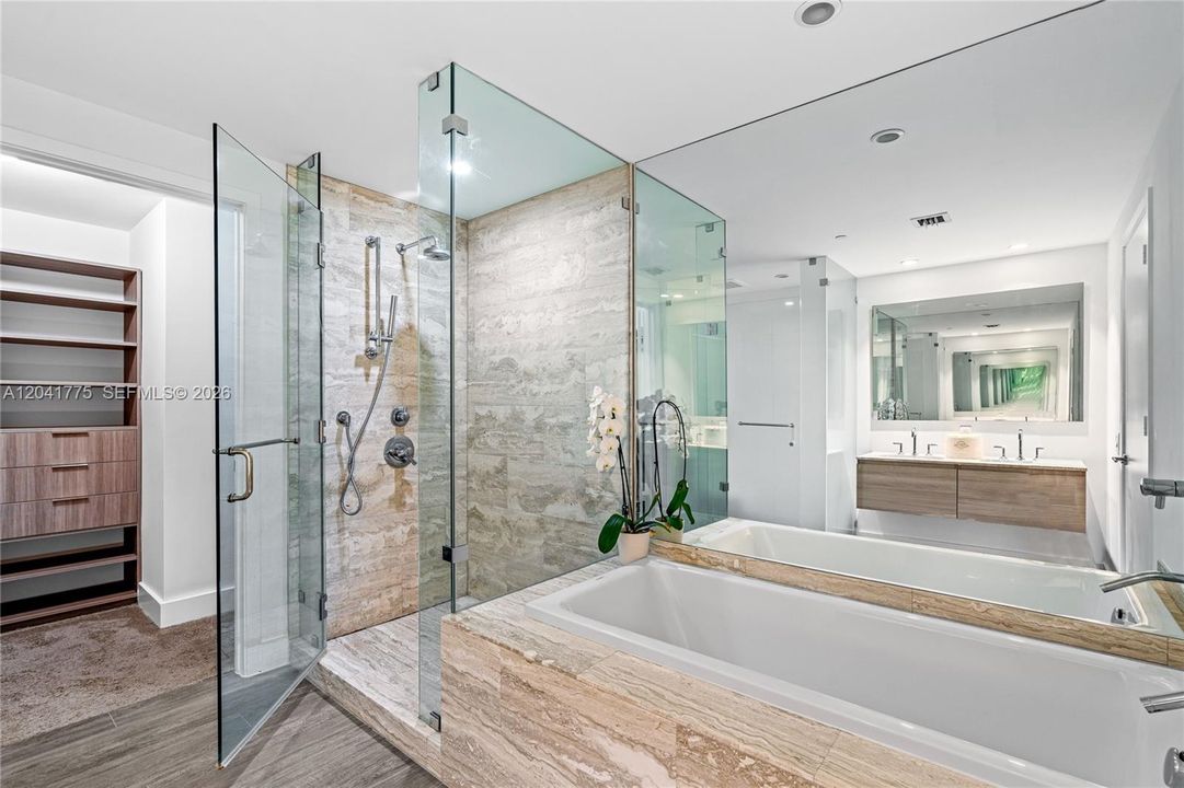 For Rent: $4,500 (2 beds, 2 baths, 944 Square Feet)