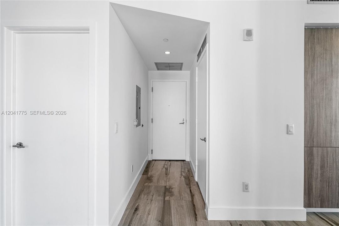 For Rent: $4,500 (2 beds, 2 baths, 944 Square Feet)